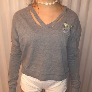 Hollister Small Sweatshirt w/ripped detail